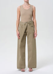 Vana Fold Jean in Myrtle