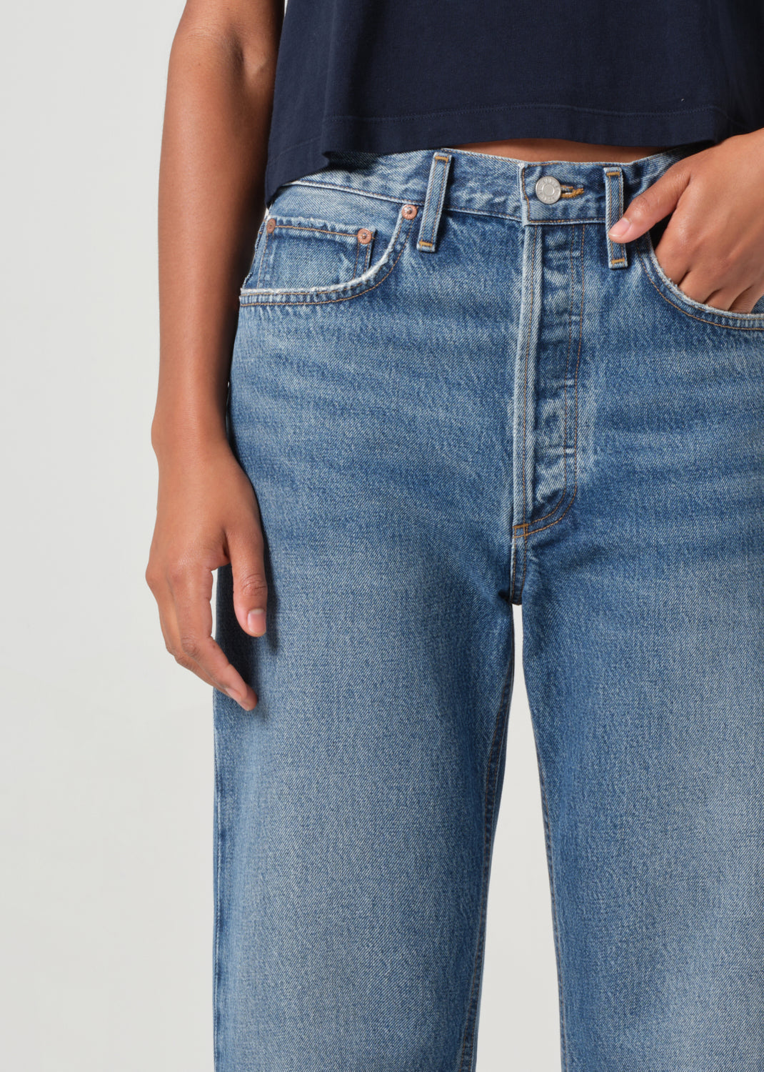 90's Crop Mid Rise Straight in Essence