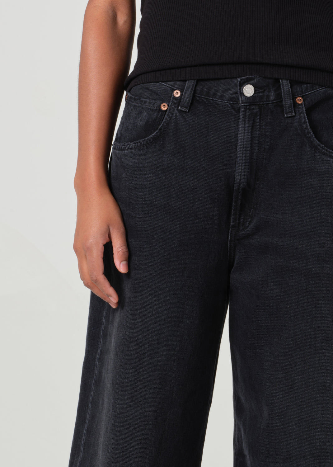 Low Curve Jean in Black Tar