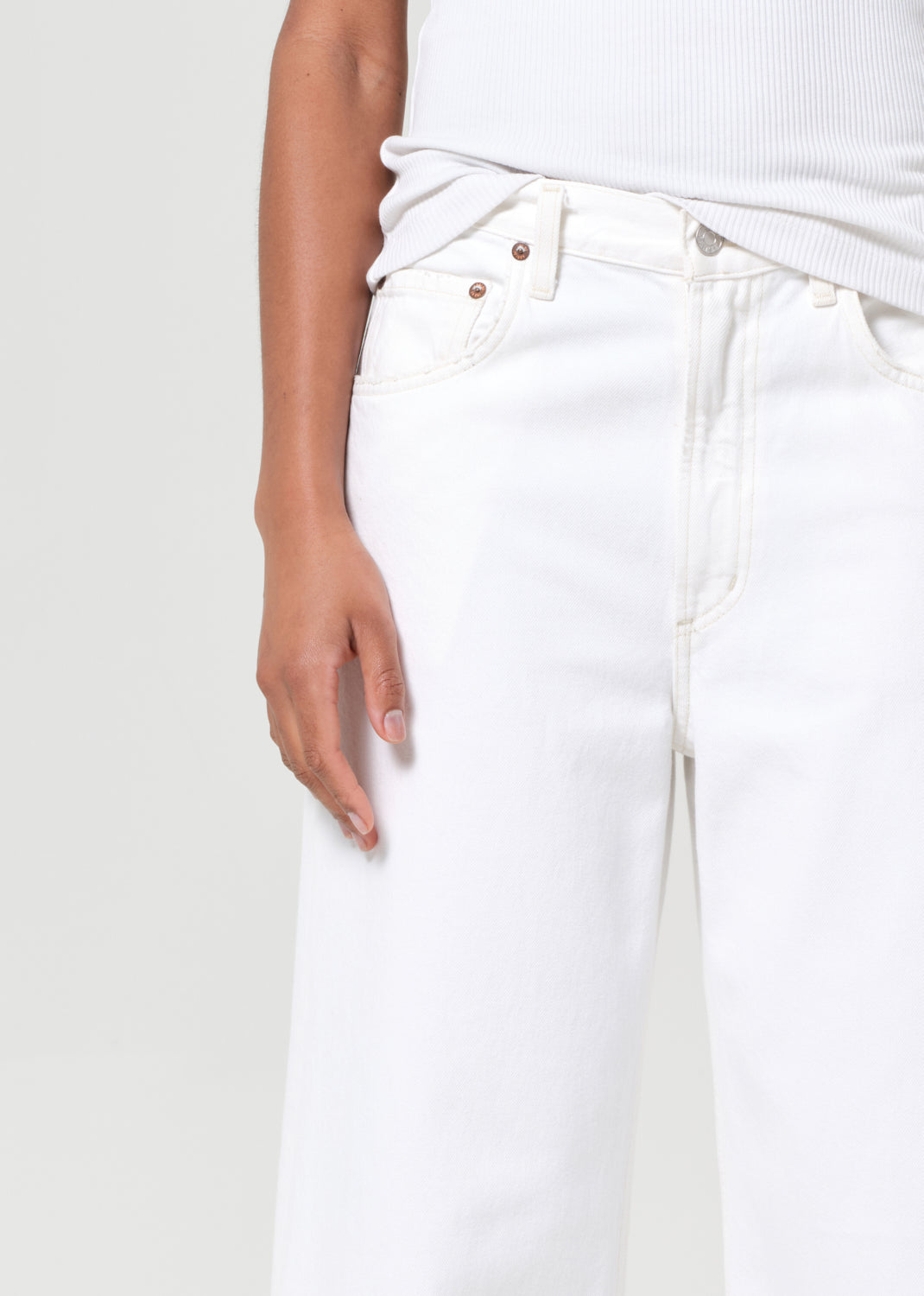 Low Curve Jean in Milkshake