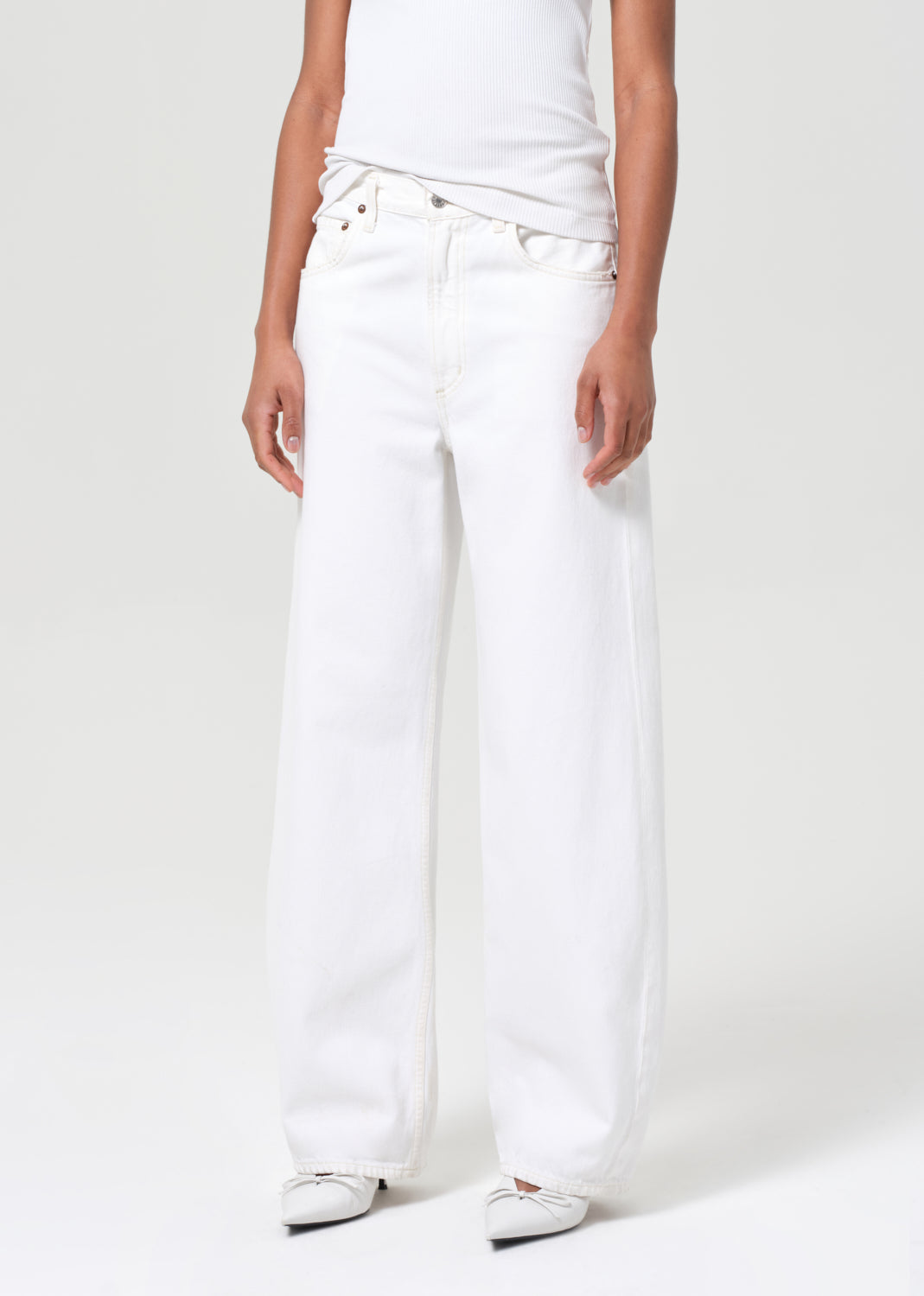 Low Curve Jean in Milkshake
