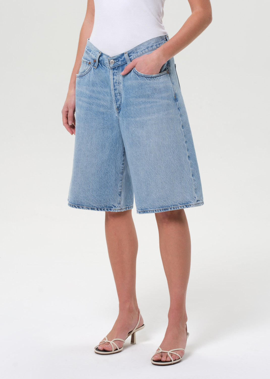 Baggy V-Short in Prevail