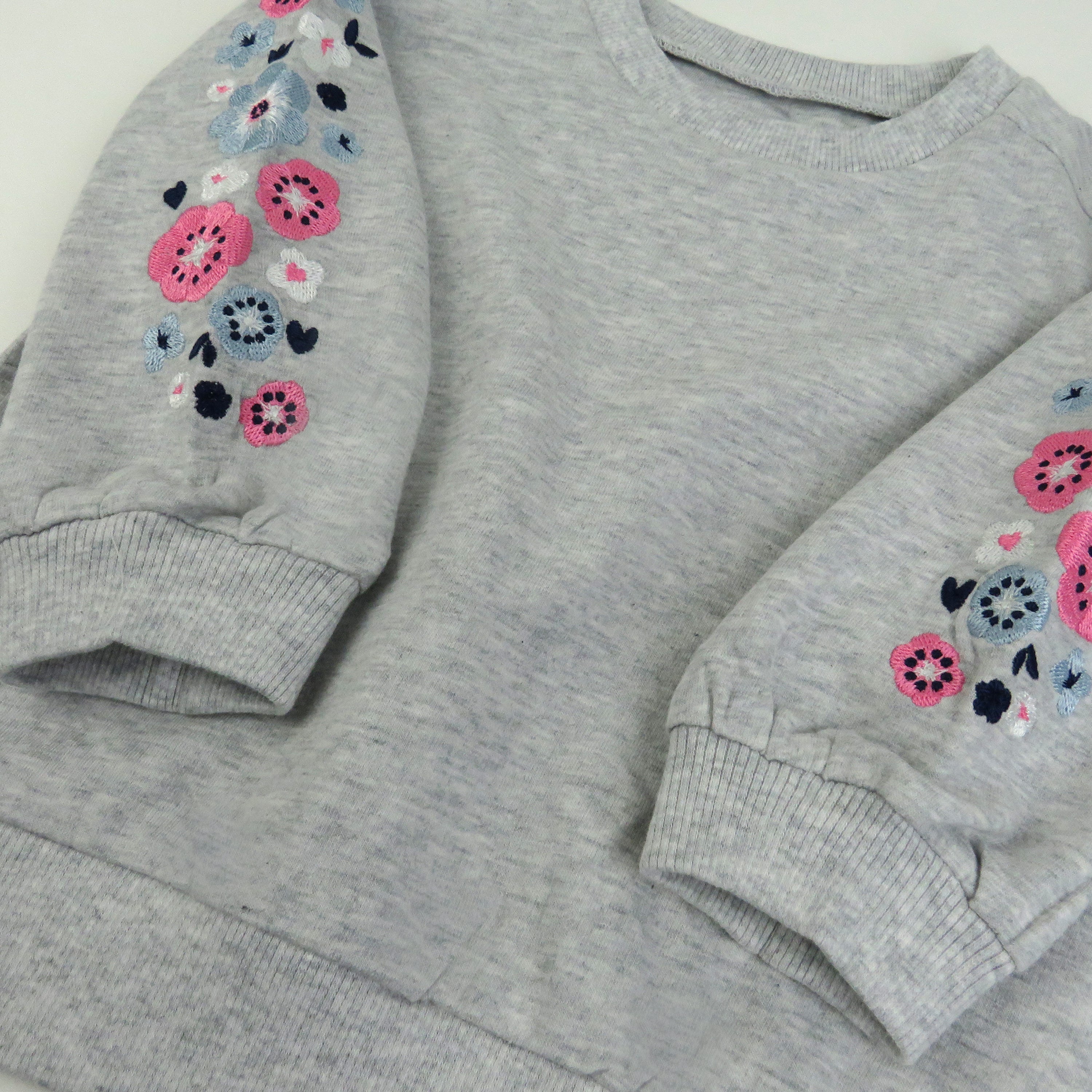 2-Piece Cozy Sweatsuit with Embroidered Sleeve